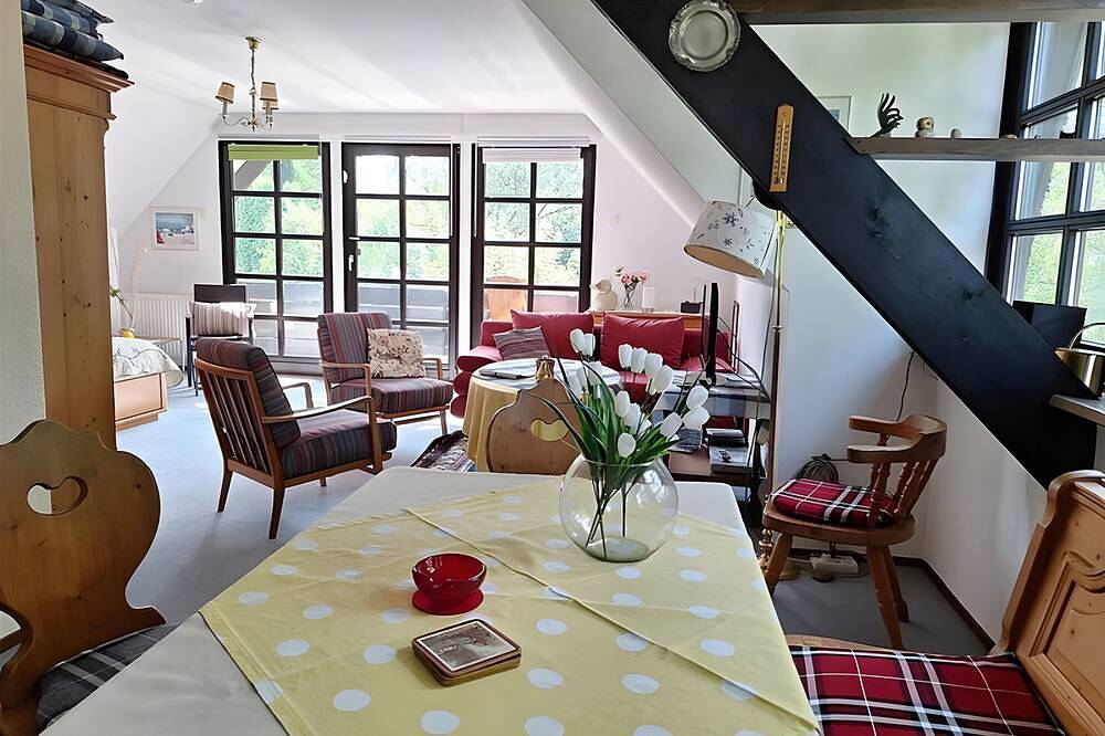 Ganze Wohnung, Ferienwohnung Königswinter\" mit gemeinsamer Terrasse, Balkon und Wi-Fi in Königswinter, Windecker-Ländchen