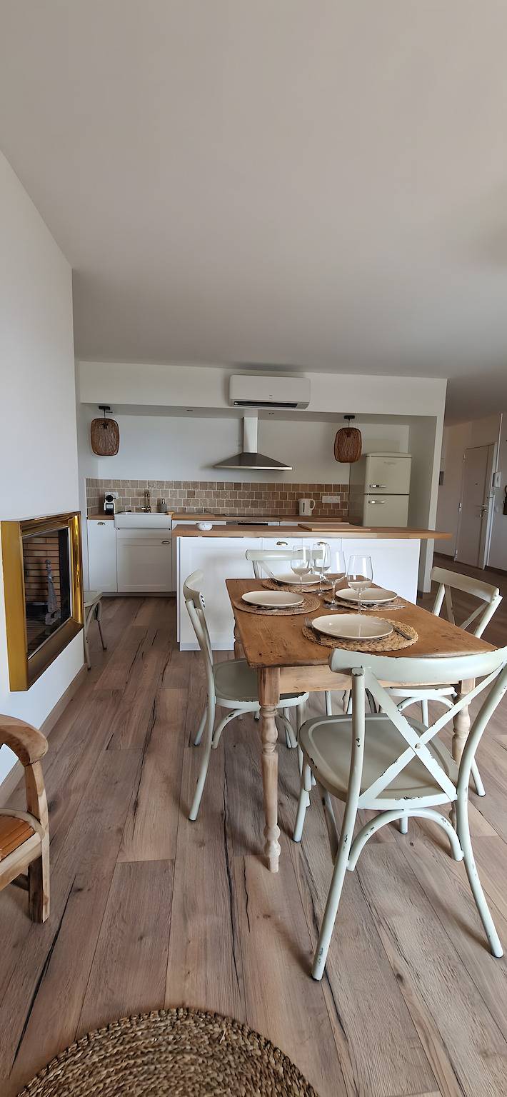 Apartamento entero, Apartamento 'Magnifique 6 Personnes' con Balcón, Wi-Fi y Aire Acondicionado in Le Pradet, Region de Toulon