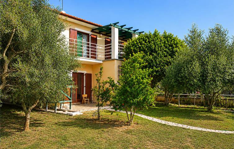 Ganze Ferienwohnung, Gemütliche Ferienwohnung mit Terrasse, Parkplatz und 1 km Entfernung zum Strand von V. Sabuša in Kukljica, Insel Ugljan