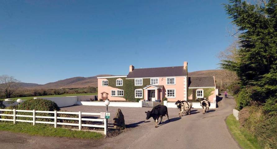 Bed and breakfast for 4 people, with Garden in Dingle Peninsula
