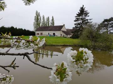Gîte pour 10 personnes, avec vue sur le lac ainsi que jardin et terrasse, animaux acceptés à Vicq-sur-Nahon