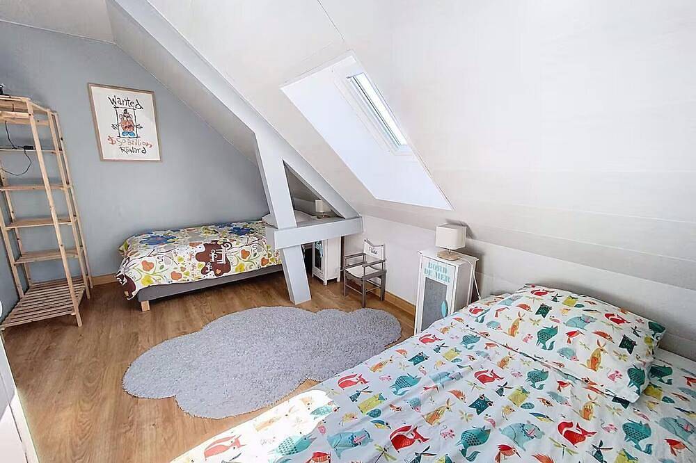 Maison familiale avec piscine chauffée à Hauteville-sur-Mer in Hauteville-sur-Mer, Région de Coutances