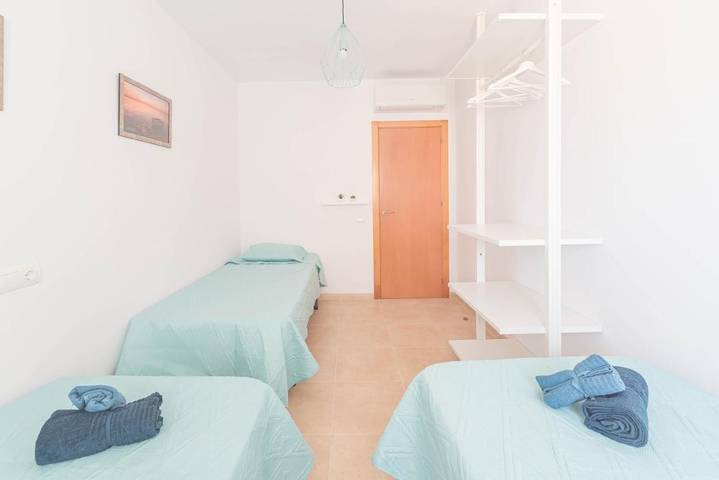 Gîte pour 5 personnes, avec terrasse et piscine dans Els Muntells - 4