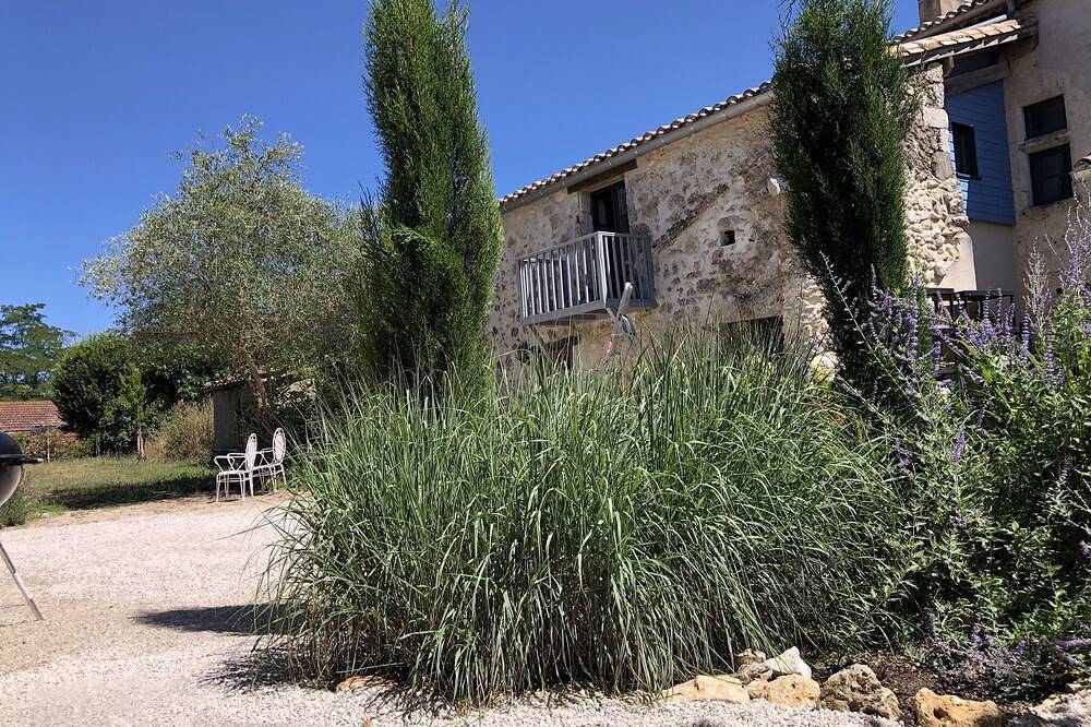 Le Gîte de la Maison des Chats The Cats Guesthouse in Saint-Amans-du-Pech, Tarn-et-Garonne