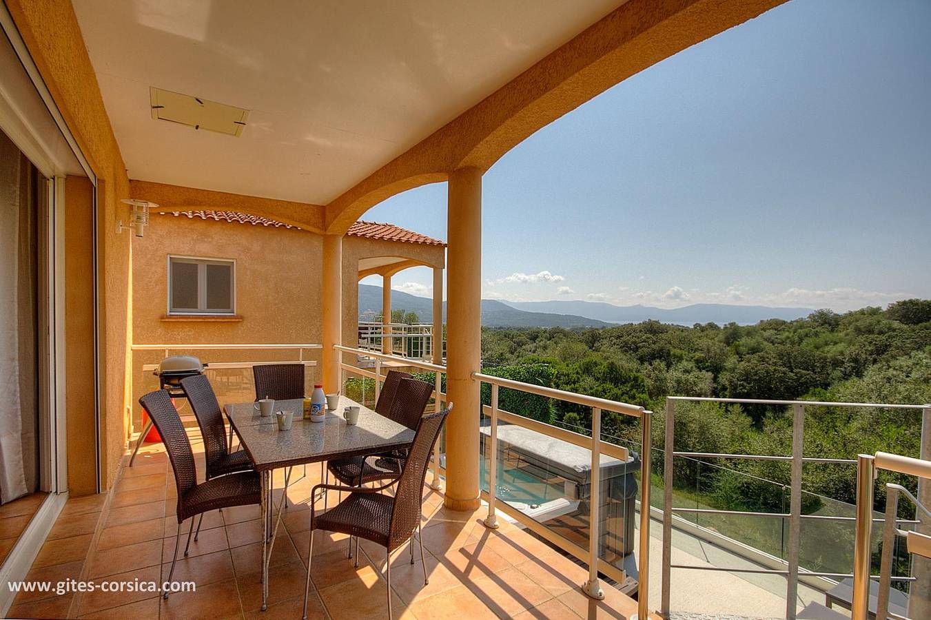 Le 3 in Serra-di-Ferro, Region de Ajaccio