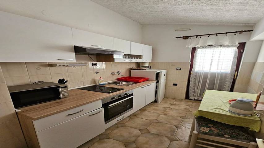 Ferienwohnung für 6 Personen, mit Garten, mit Haustier in Tribunj