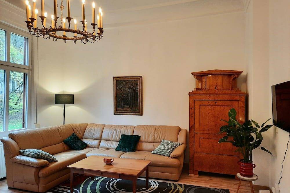 Hübsche moderne Ferienwohnung in historischer Villa direkt am Thüringer Wald in Tabarz, Rennsteig