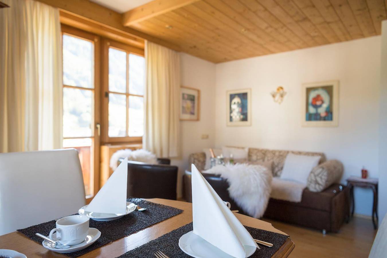 Ganze Ferienwohnung, App. 2-4 Pers.: 1Schlafraum/Dusche,Bad,Wc in Lechtaler Alpen, Sankt Anton am Arlberg