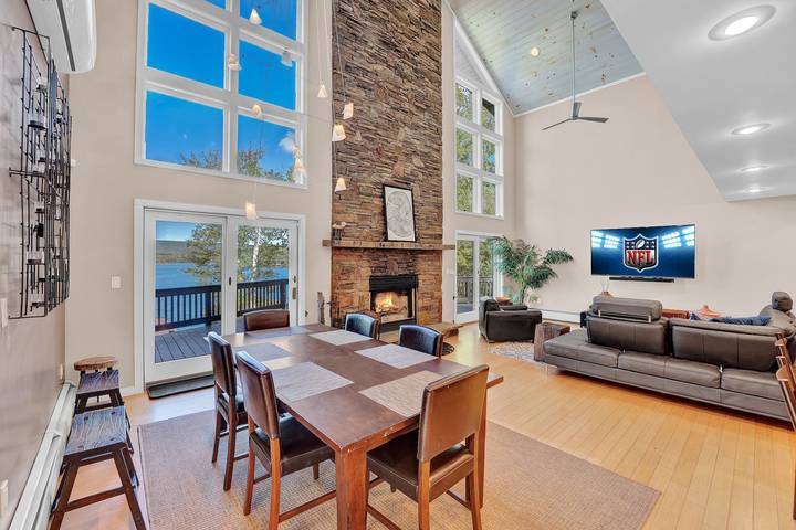 Vacation house for 9 people, with balcony in Pocono Mountains