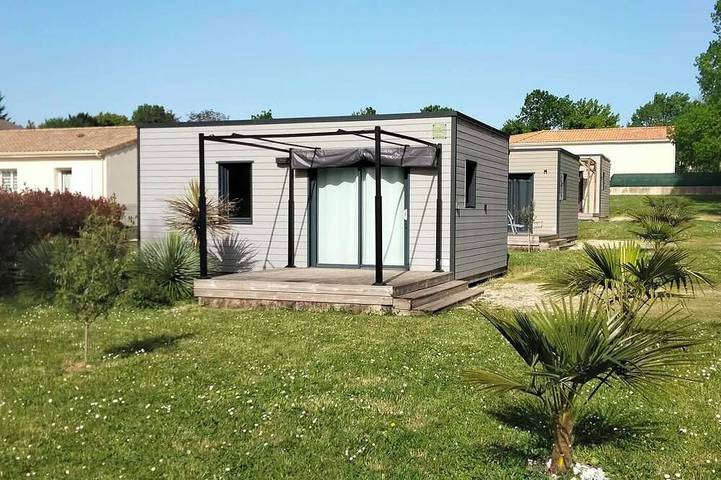 Gîte pour 3 personnes, avec terrasse et jardin à Saint-Germain-de-Lusignan