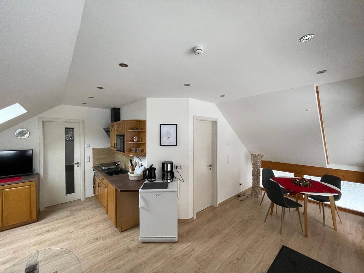 Ganze Wohnung, Apartment with Mountain View in Heßles, Fambach