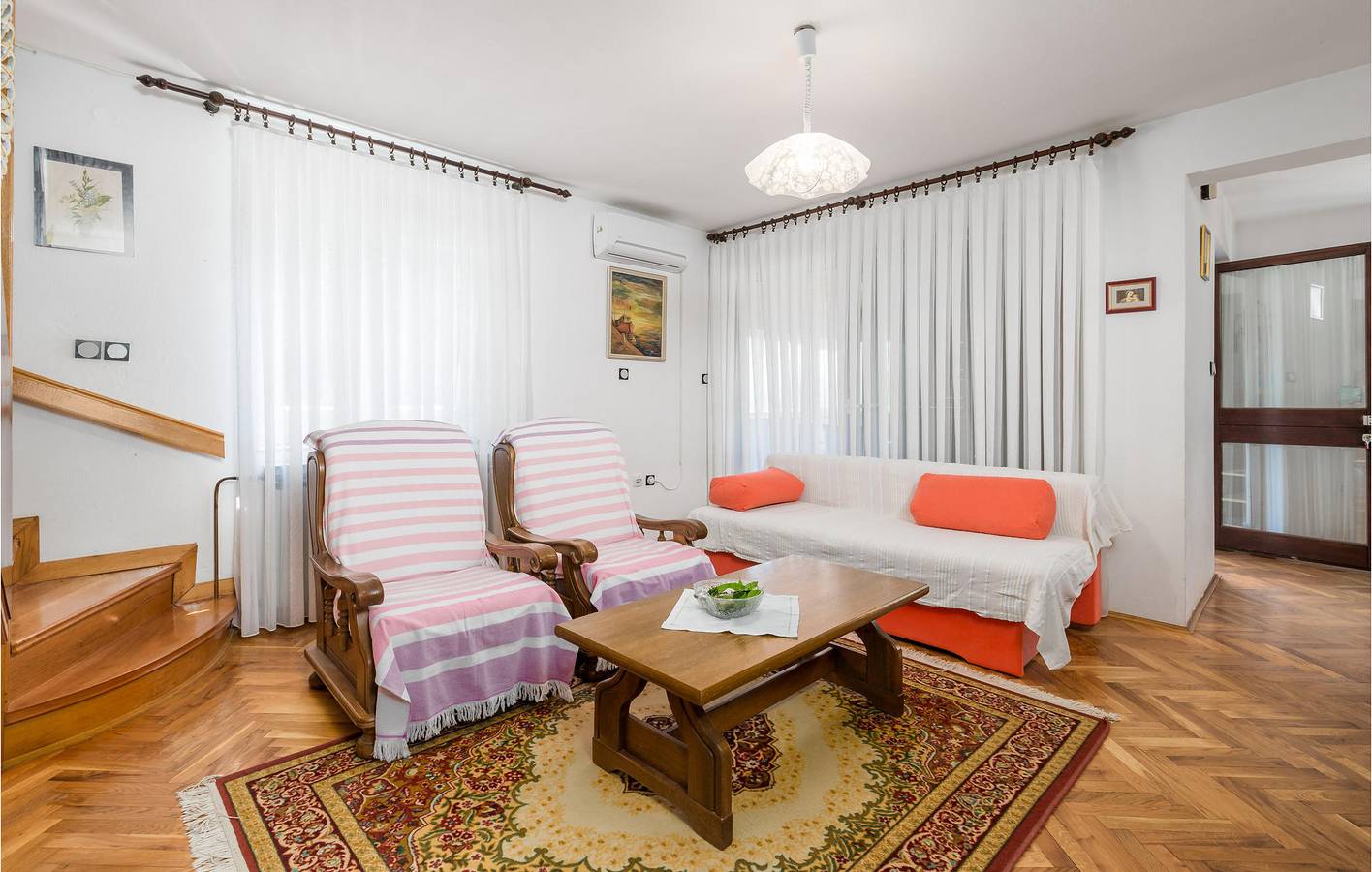 Ferienhaus für 8 Personen mit Terrasse in Barbat na Rabu, Rab