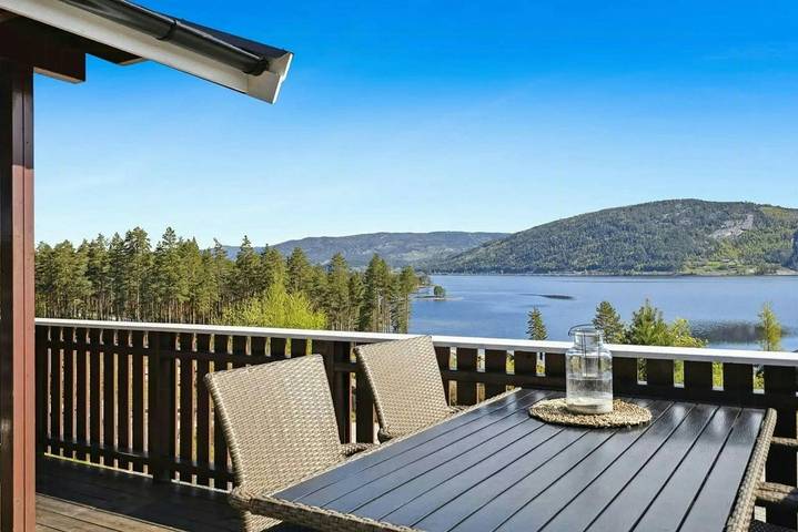 Hütte mit zwei Wohnzimmern und Strandzugang bei Nisser in Nissedal
