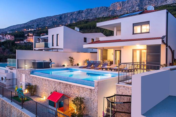 Ferienhaus mit Meerblick für 9 Personen, mit Meerblick und Pool sowie Garten, mit Haustier in Split-Dalmatien - 2
