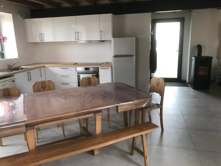 Gîte pour 6 personnes, avec vue et terrasse dans Saint-Martin-Lestra - 4