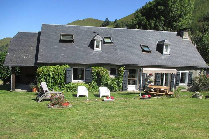 Gîte pour 6 personnes, avec terrasse et jardin à Gazost