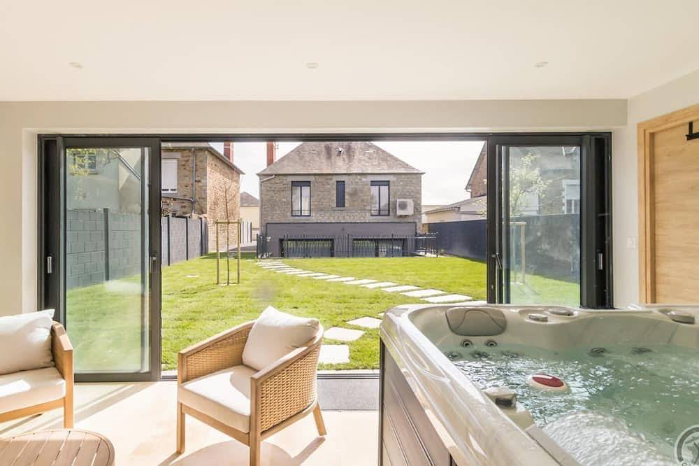 Casa elegante con sauna y spa, cerca de estación y tiendas in Pontorson, Avranches region