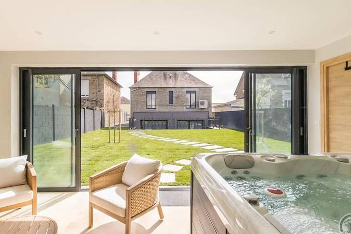 Gîte pour 4 personnes, avec jardin ainsi que jacuzzi et sauna à Pontorson