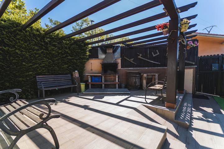 Ganze Wohnung, Ferienwohnung 'Valle De Juarros' mit privatem Pool, Garten und Wlan in San Adrián de Juarros, Burgos Provinz