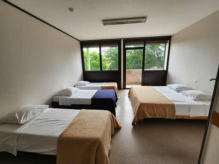 Hôtel pour 4 personnes, avec vue ainsi que jardin et vue sur le lac, animaux acceptés à Saint-Amans-des-Cots - 4