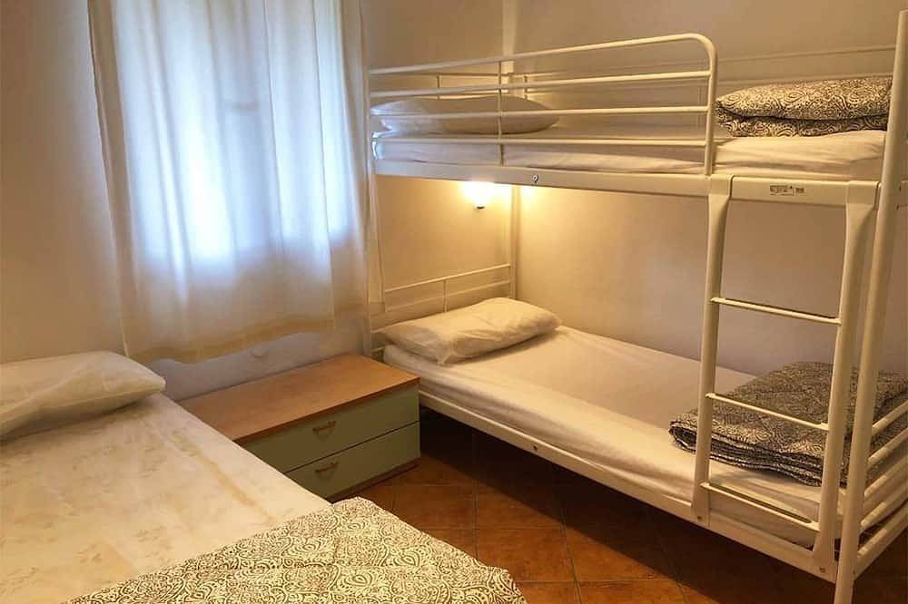 Ganze Wohnung, Direkt vom Eigentümer - mit eingezäunt Garten in Idro, Gardasee-Berge