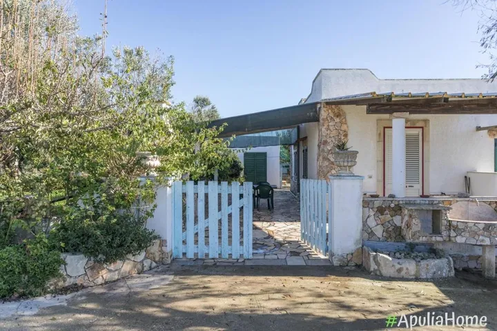 Villa for 4 people, with garden and terrace as well as pool, with pets - 1
