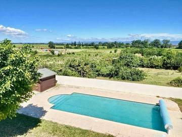 Maison d’hôte pour 10 personnes, avec piscine ainsi que terrasse et jardin, adapté aux familles à Marcorignan