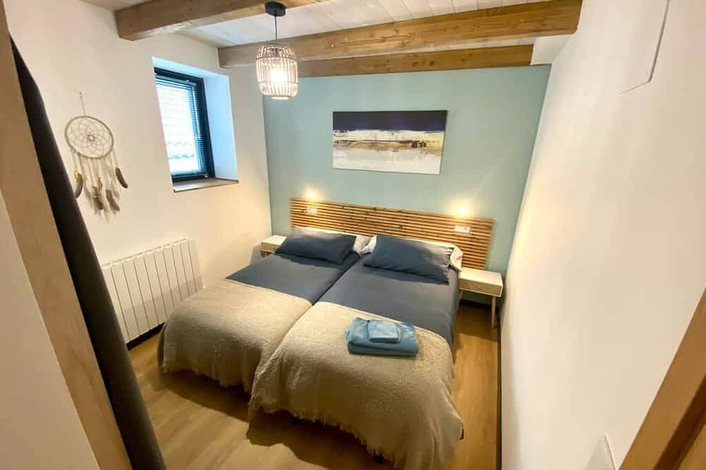 Entire apartment, Penthouse attic imak Jaca in Jaca, Spanish Pyrenees