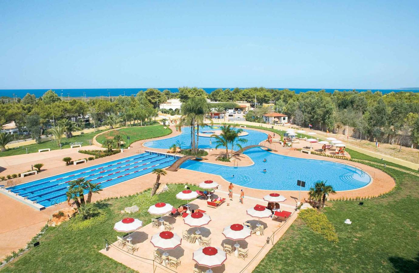 Casa vacacional con piscinas y programa de animación  in Galípoli, Golfo de Tarento