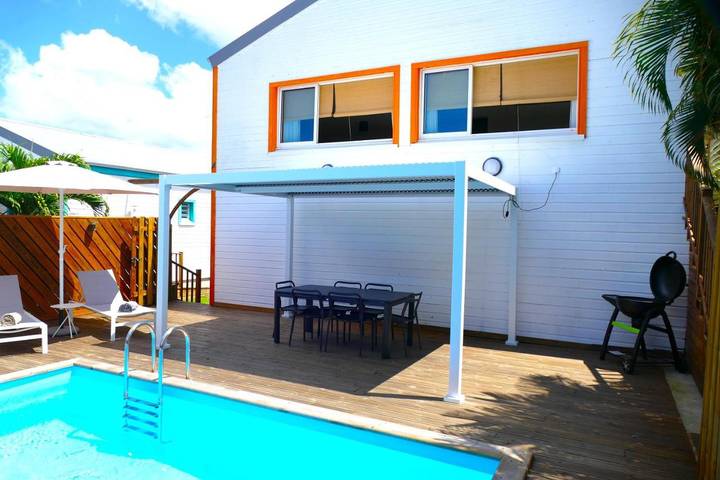 Location de vacances pour 6 personnes, avec vue ainsi que balcon et piscine dans Plage du Rocroy - 3