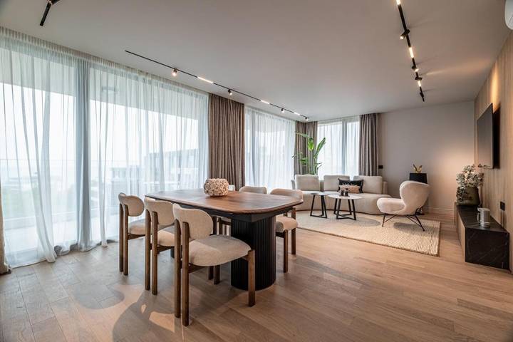 Ferienwohnung für 2 Personen, mit Balkon und Garten sowie Ausblick und Pool in Varna