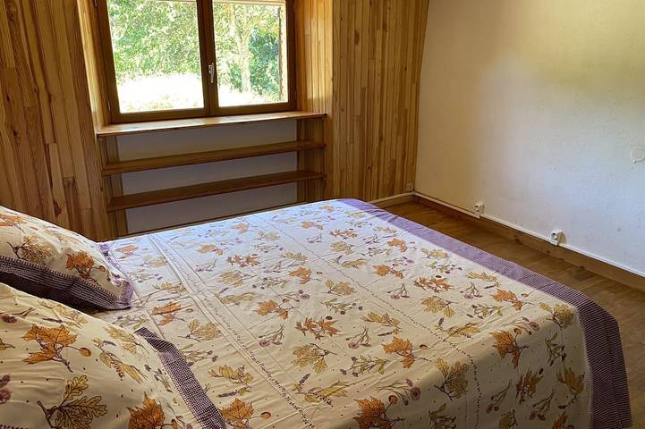 Location de vacances pour 9 personnes, avec terrasse et jardin à Puycelsi - 2