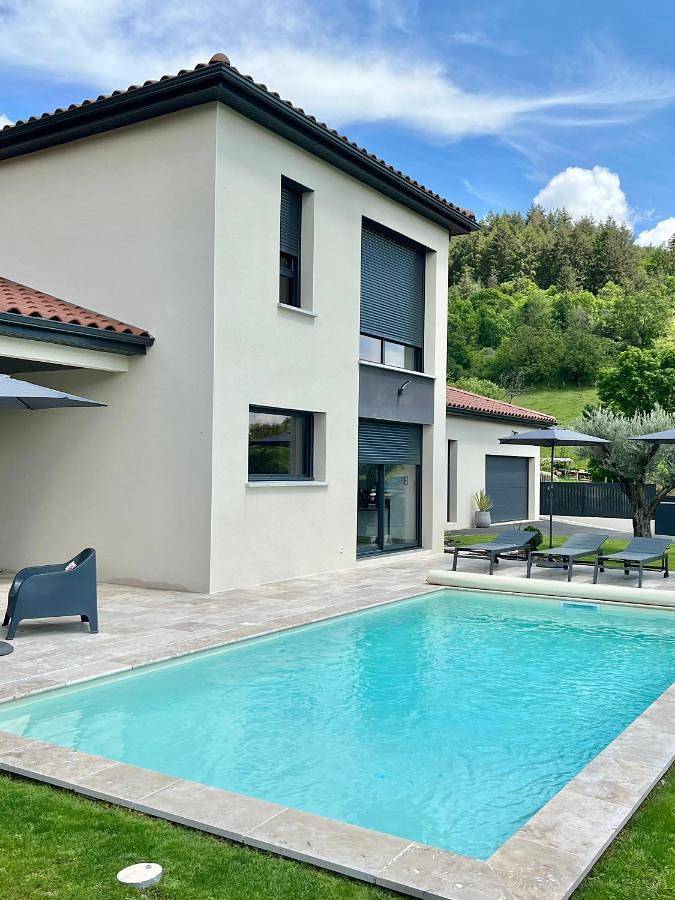 Villa pour 7 personnes, avec piscine ainsi que vue et terrasse
