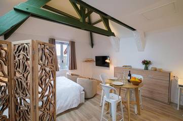 Gîte pour 3 personnes, avec jardin et vue à Quincy-Voisins