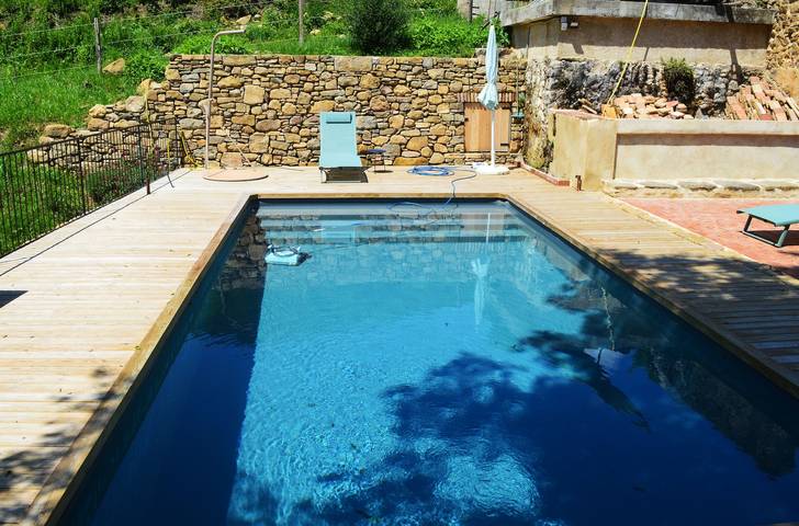 Ferienhaus 'La Rectoría De Castellar' mit Bergblick, Pool, Garten und WLAN in la Vall de Bianya, Garrotxa