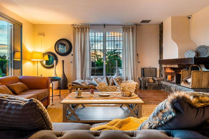 Casa rural para 10 personas, con Terraza además de Jardín y Piscina en Los Montesinos - 2