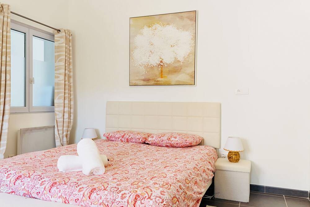 Villa Galéna - Spacious & Swimming pool in Brignoles, Brignoles Region