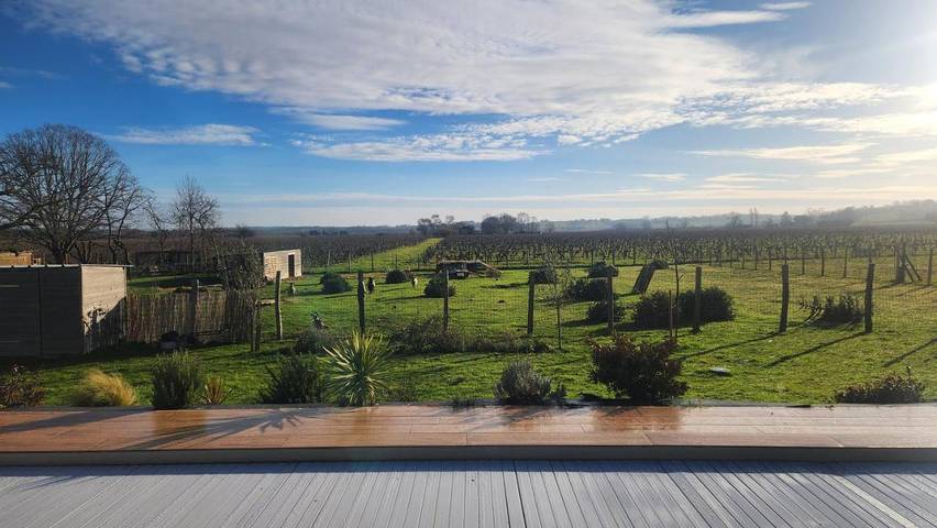 Location de vacances pour 3 personnes, avec jardin ainsi que piscine et vue à Monbazillac - 2