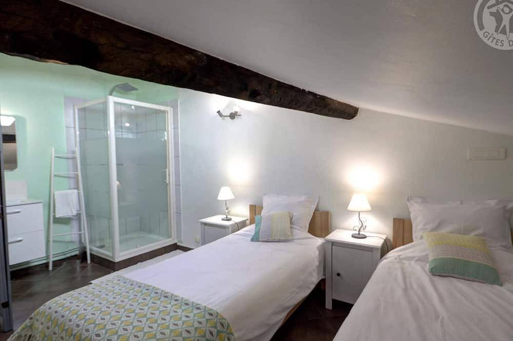 Gîte 3 chambres avec hammam, sauna et jacuzzi à Cellieu in Cellieu, Loire