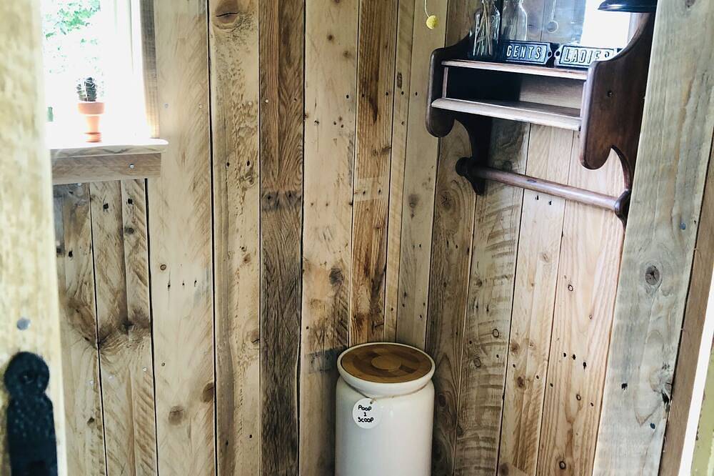 Shepherds Hut in Charlwood, Surrey