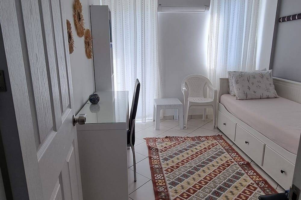 Apartamento entero, Apartamento moderno con piscina y jardín. in Kemer, Provincia de Antalya