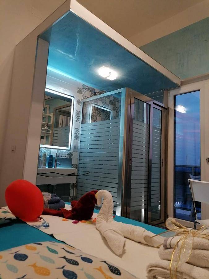 Triple Room with Private Bathroom in Crotone, Provincia di Crotone
