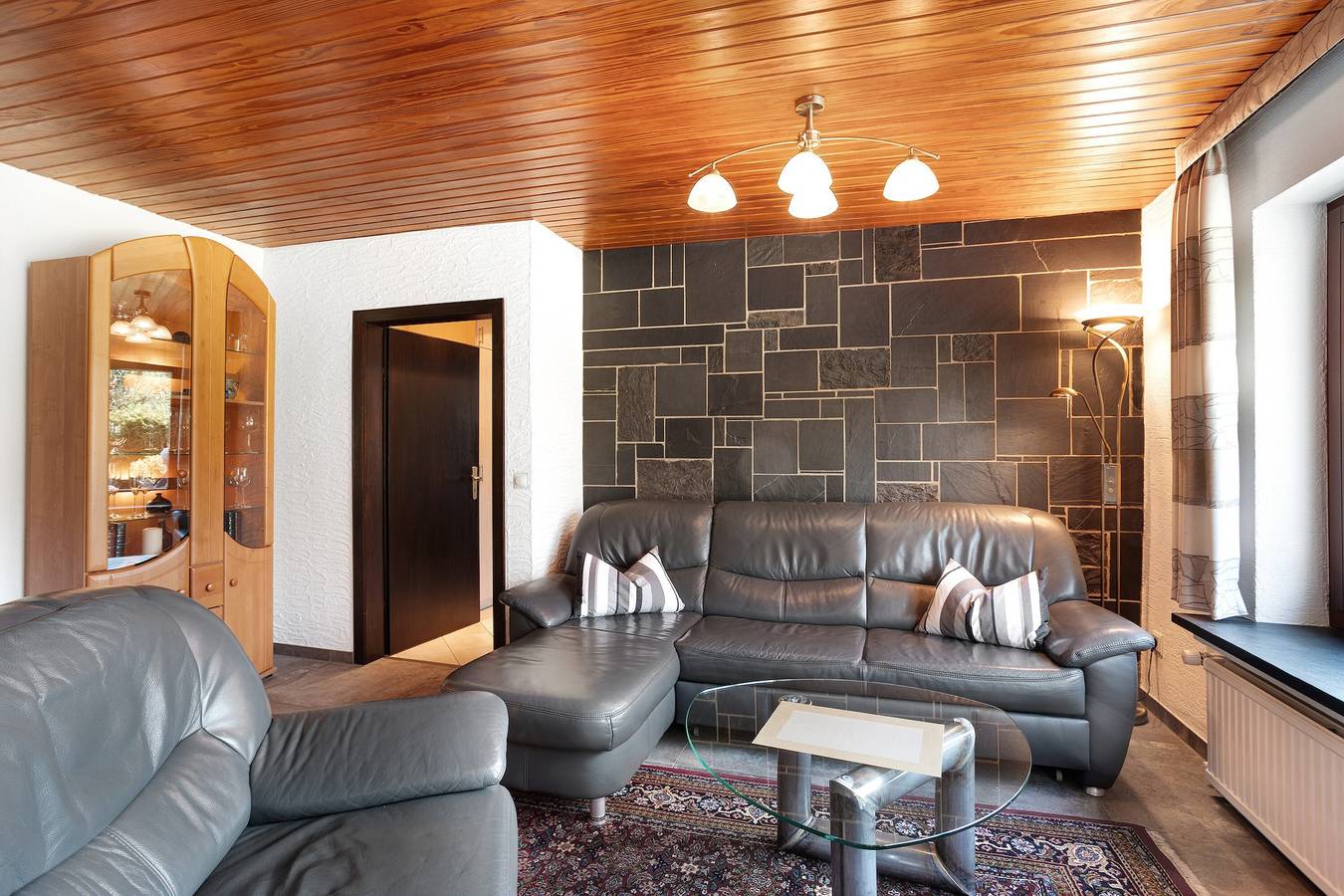 Ganze Wohnung, Ferienwohnung 'Hohenstein' mit Bergblick, privater Terrasse und Wi-Fi in Willingen, die Mittelgebirge