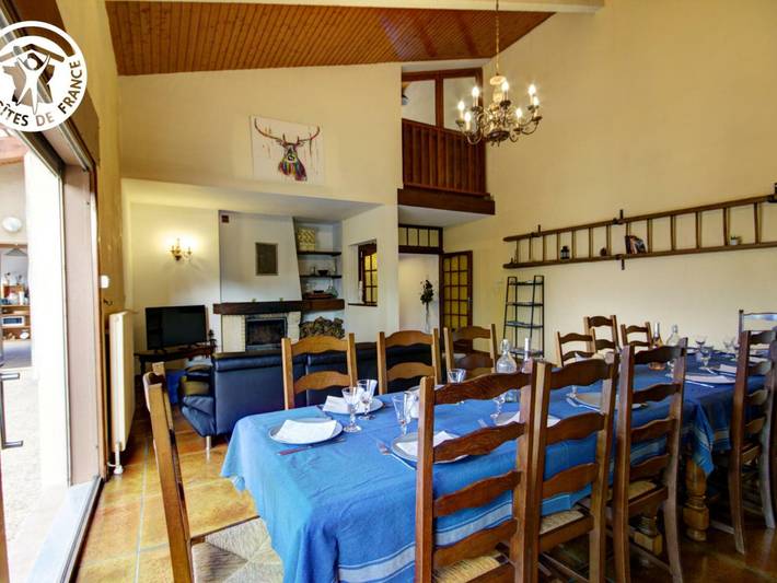 Gîte pour 14 personnes, avec terrasse et jardin dans la Loire - 2