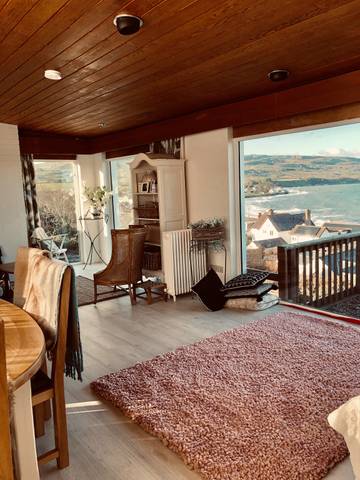 Log Cabin for 6 People in County Antrim, Ulster, Photo 4