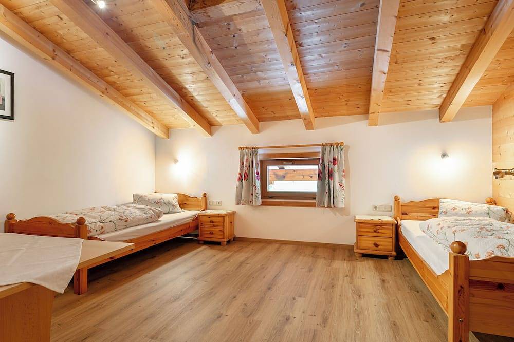 Ganze Wohnung, Großes Familienapartment am Bauernhof in Alpbach, Kaisergebirge