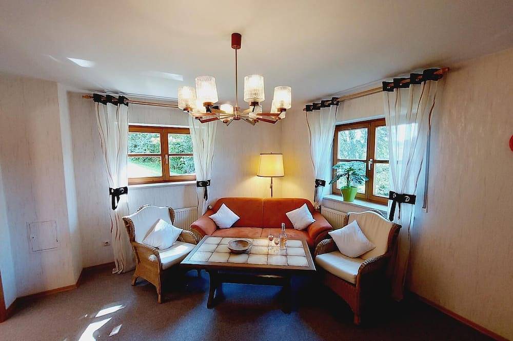 Ganze Wohnung, Ferienwohnung Energie in freundlicher Umgebung in Furth im Wald, Ostbayern