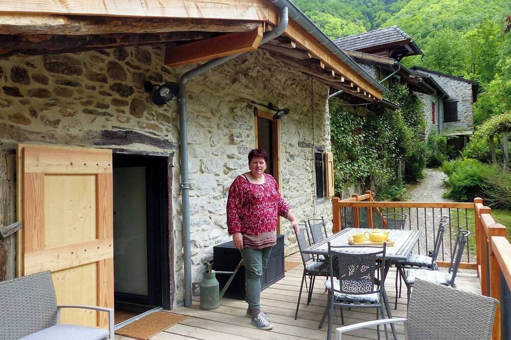 La grange de Clotilde in Siguer, Parc naturel régional des Pyrénées ariégeoises