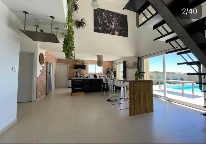 Location de vacances pour 6 personnes, avec jardin et piscine à Allègre-les-Fumades - 2