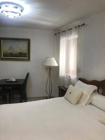 Double Room with Private Bathroom in Narbonne, Côte méditerranéenne (France)